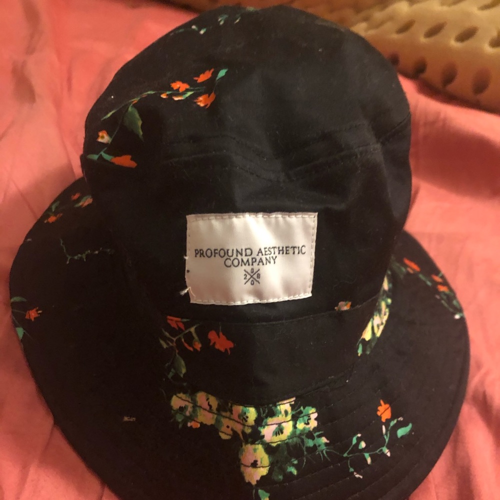 Urban outfitters bucket hat